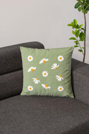 Green Background Daisy Patterned Punch-Embroidered Decorative Design Linen Cushion Cover