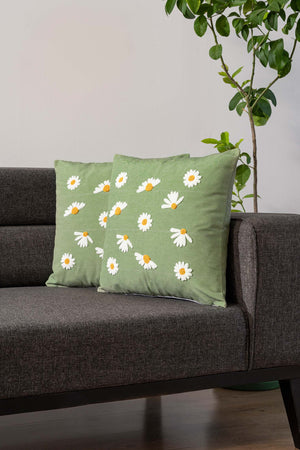 Green Background Daisy Patterned Punch-Embroidered Decorative Design Linen Cushion Cover