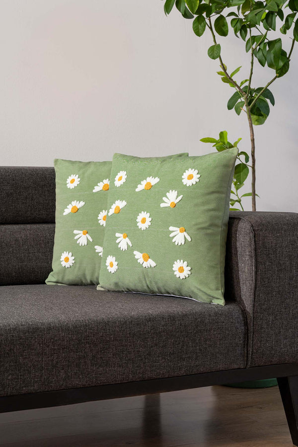 Green Background Daisy Patterned Punch-Embroidered Decorative Design Linen Cushion Cover