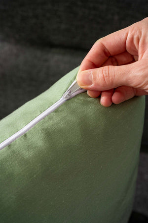 Green Background Daisy Patterned Punch-Embroidered Decorative Design Linen Cushion Cover