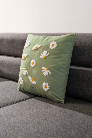Green Background Daisy Patterned Punch-Embroidered Decorative Design Linen Cushion Cover