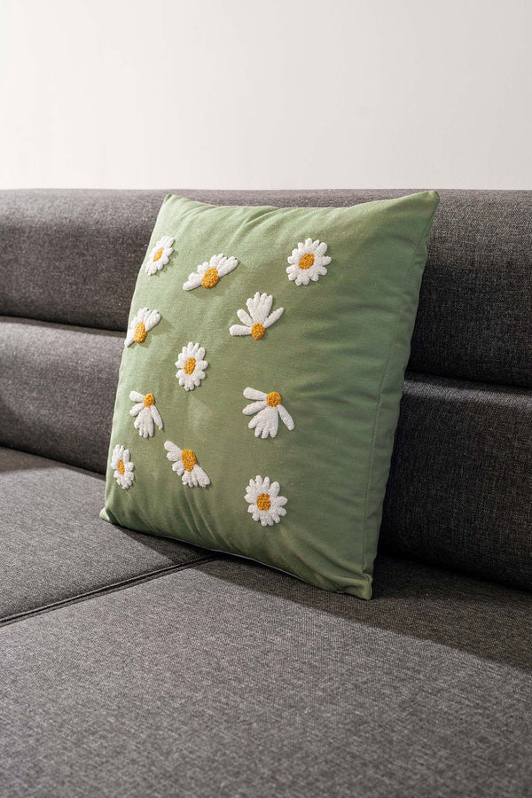 Green Background Daisy Patterned Punch-Embroidered Decorative Design Linen Cushion Cover