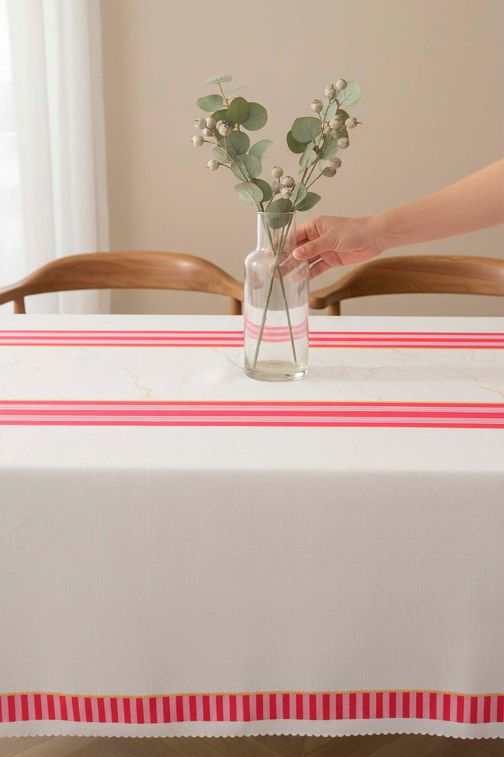 Pink Bird Pattern Stain-Resistant Tablecloth 150x220 cm