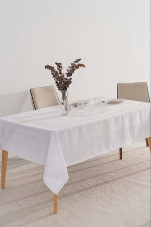 Jumbo White Jacquard Tablecloth – Liquid Repellent, Stain Resistant, 100% Polyester, 160x220 cm
