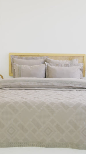 Freya Vizon Lace Double 7-Piece Bridal/Quilt Set – Polycotton Duvet Cover, Bedspread & Sheet Set, King/Cal-King Size
