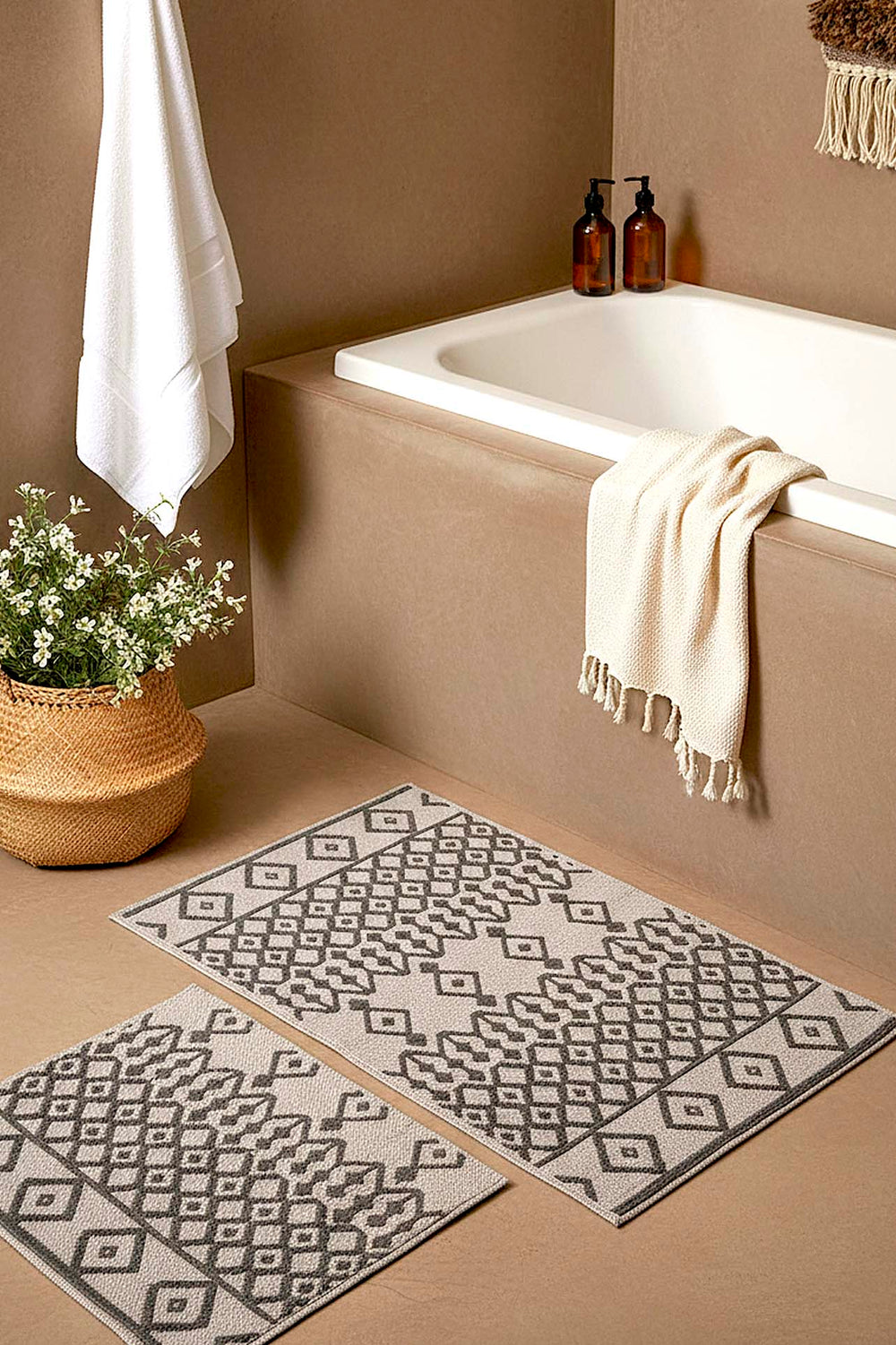 Grey Ethnic Pattern 2-Piece Bathroom Toilet Mat Set