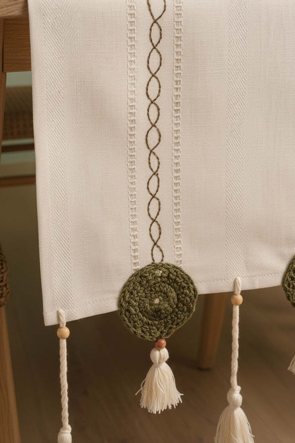 Green Embroidered Lace Runner 50x130 cm