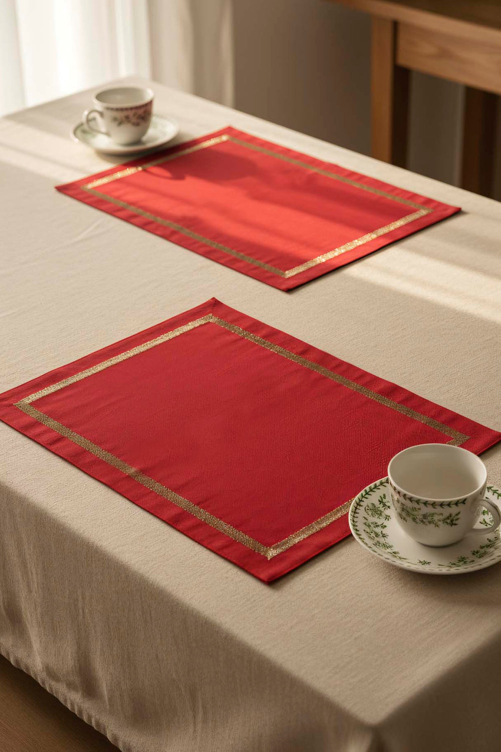 Red and Gold Framed Embroidered 2-Piece Placemat Set, 30x50 cm