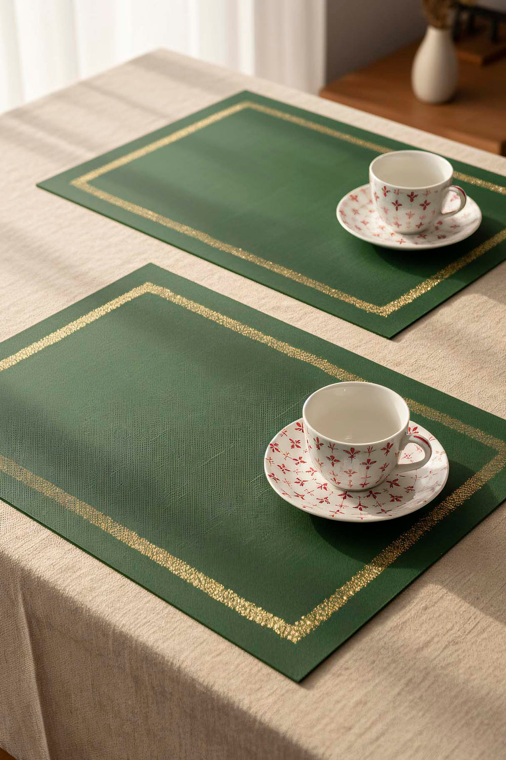 Green Gold Frame Embroidered 2-Piece Placemat Set, 30x50 cm