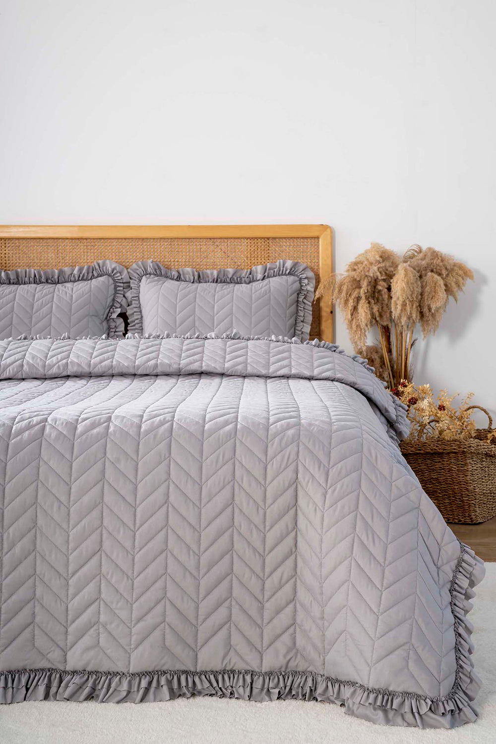 Miranda Ruffled Double Bedspread Set 3-Piece Sleep & Dowry Set