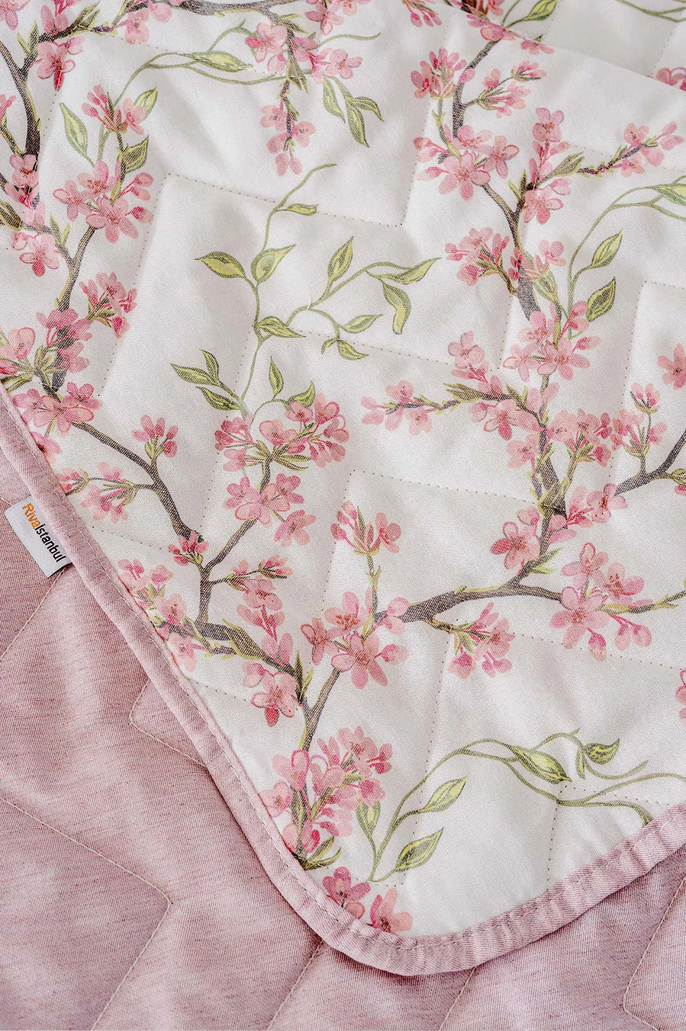 Sakura Double Outlet Cotton Quilted Bedspread & Coverlet