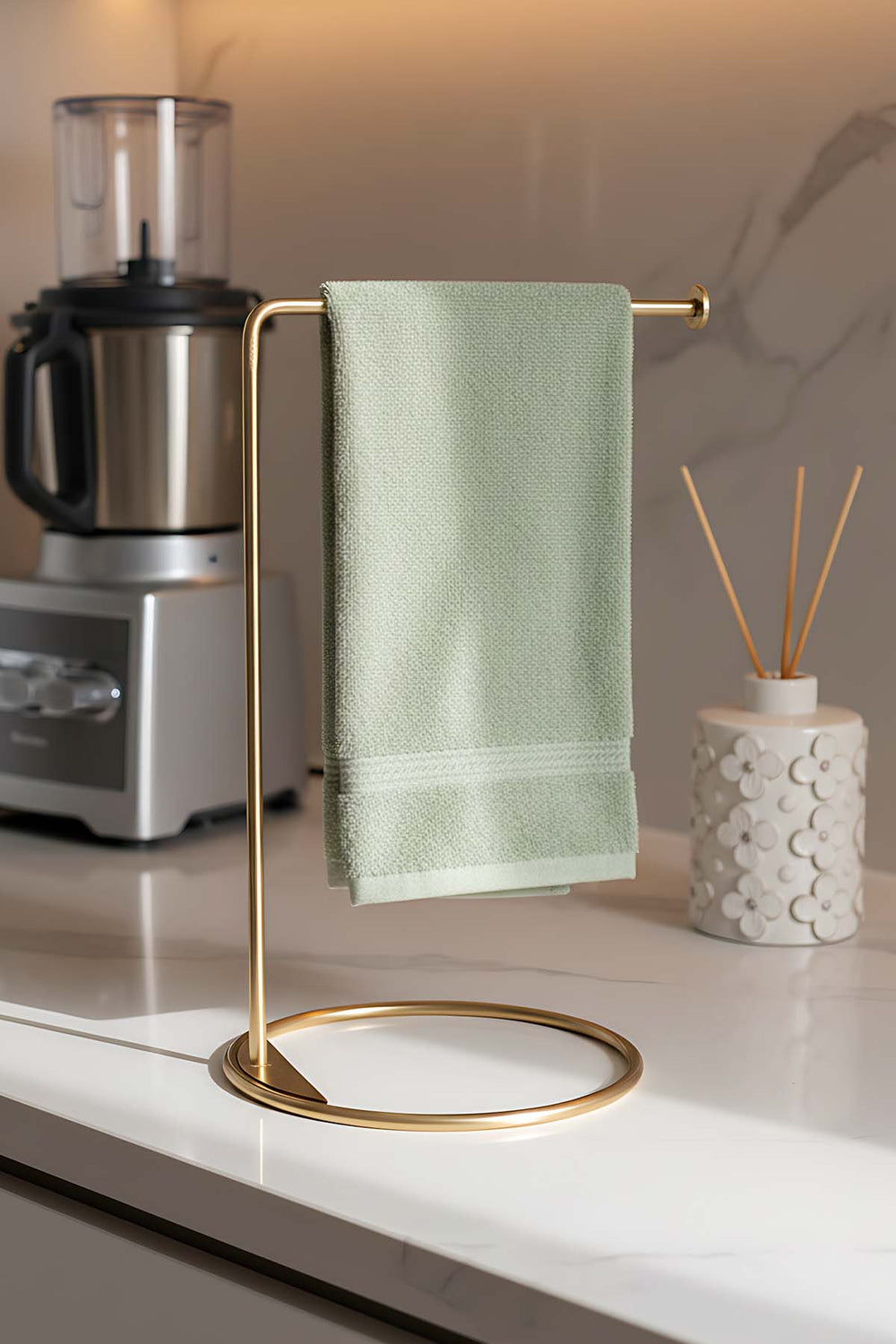 Gold Color Metal Vertical Towel Rack