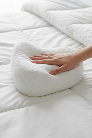 Valessa Orthopedic Memory Foam Pillow Heart-shaped Visco Pillow for Between the Knees,25x22x13 cm