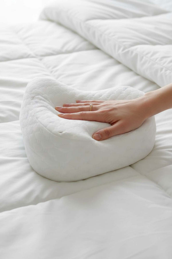 Valessa Orthopedic Memory Foam Pillow Heart-shaped Visco Pillow for Between the Knees,25x22x13 cm