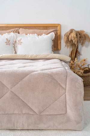 Beige Loura Double-Sided Deluxe Wellsoft Quilt 195x215 cm