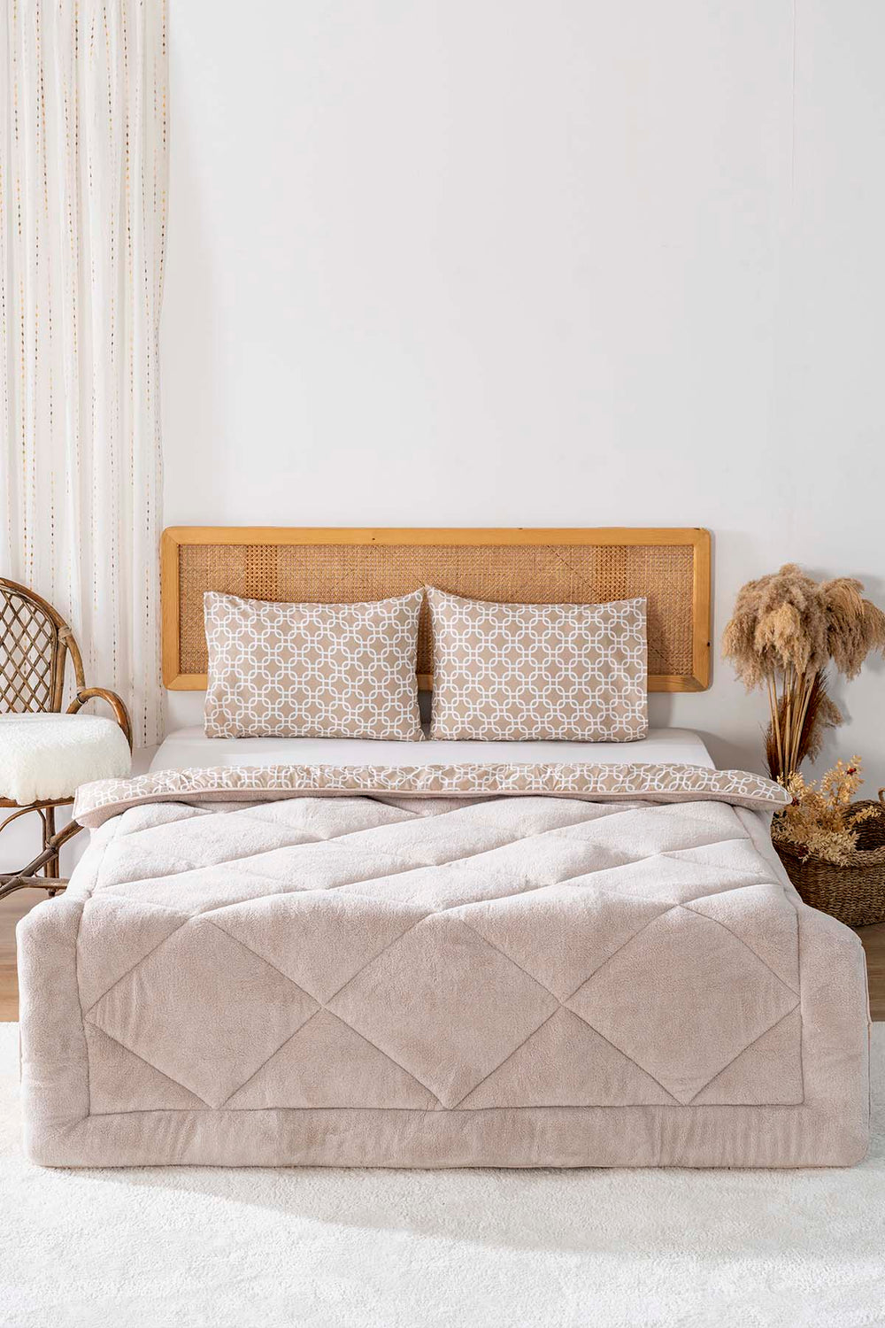 Beige Geometric Loura Double King-Sized Reversible Deluxe Wellsoft Duvet Set 195x215 cm