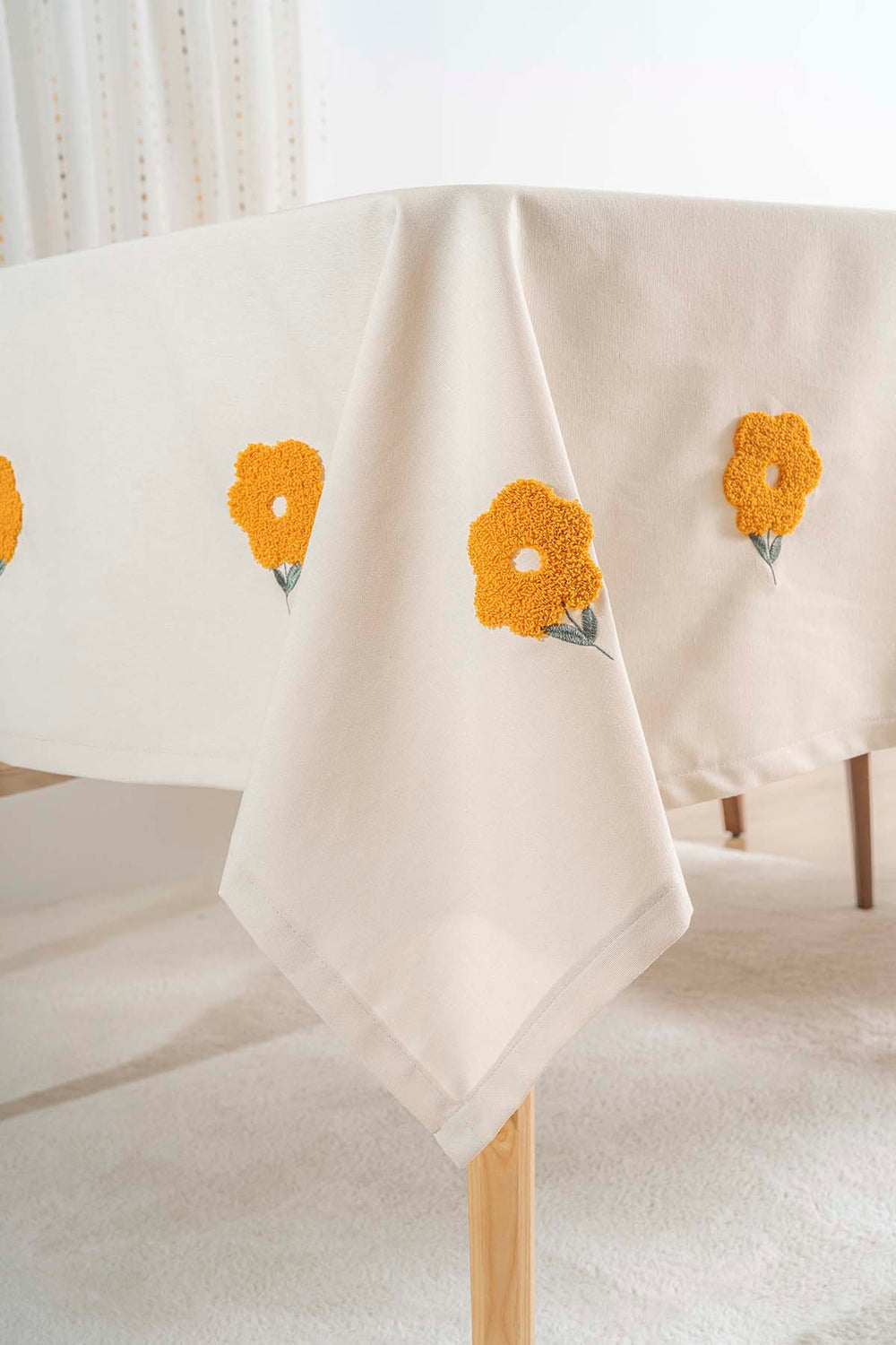 Florita Yellow Embroidered Stain-Resistant Tablecloth(160x220 cm)