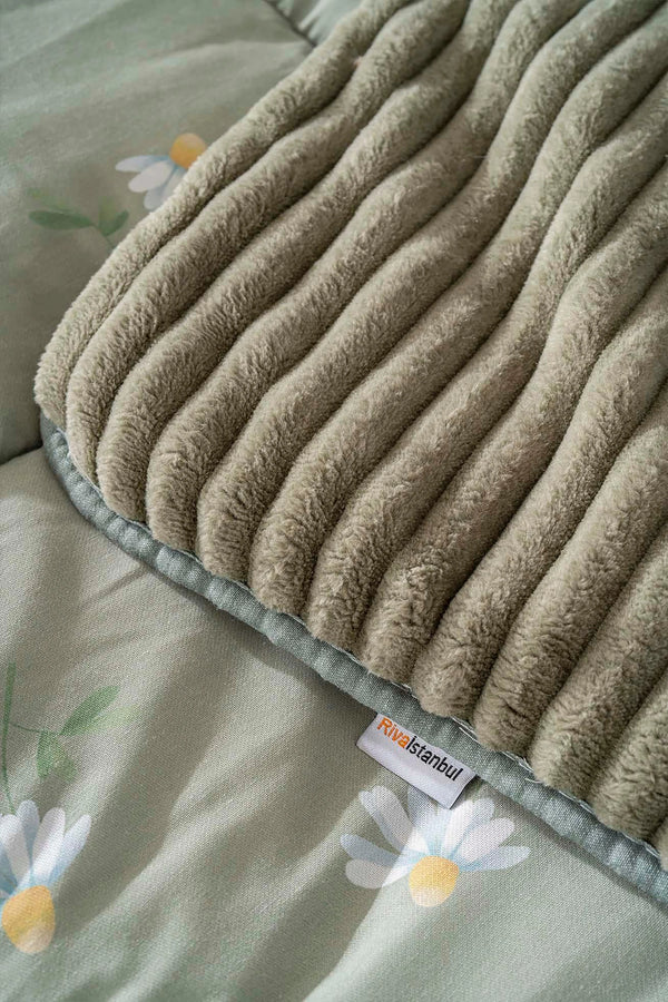 Green Daisy Double Size Tresa Bedding & Dowry Set