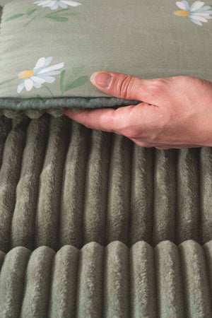 Green Daisy Double Tresa Bedding & Dowry Set