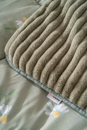 Green Daisy Single/Twin Deluxe Sleep Set – Reversible Wellsoft & Cotton Quilt, 2-Piece, 165x200 cm