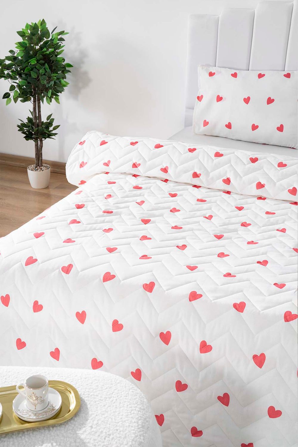 Red Heart Double Size Outlet Quilted Cotton Bedspread & Coverlet