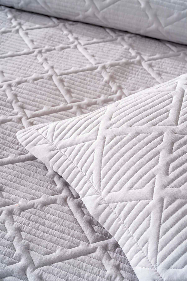 Edda Gray Embroidered Double Bedspread Set 3-Piece Sleep Set