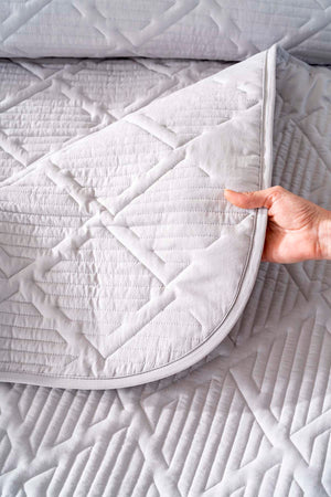 Edda Gray Embroidered Double Bedspread Set 3-Piece Sleep Set