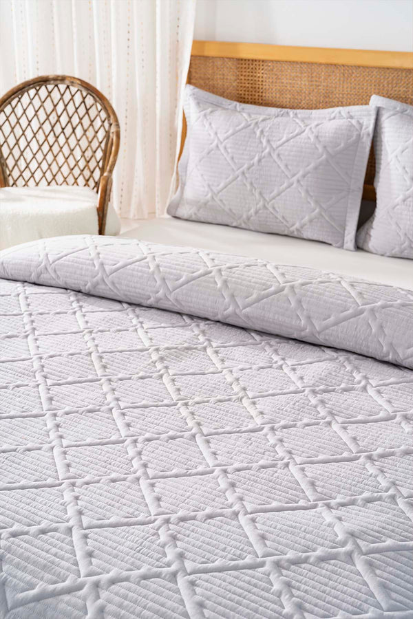 Edda Gray Embroidered Double Bedspread Set 3-Piece Sleep Set