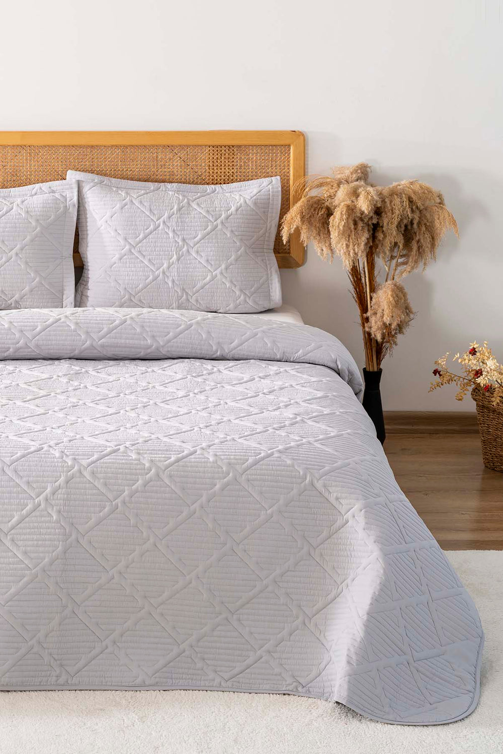 Edda Gray Embroidered Double Bedspread Set 3-Piece Sleep Set