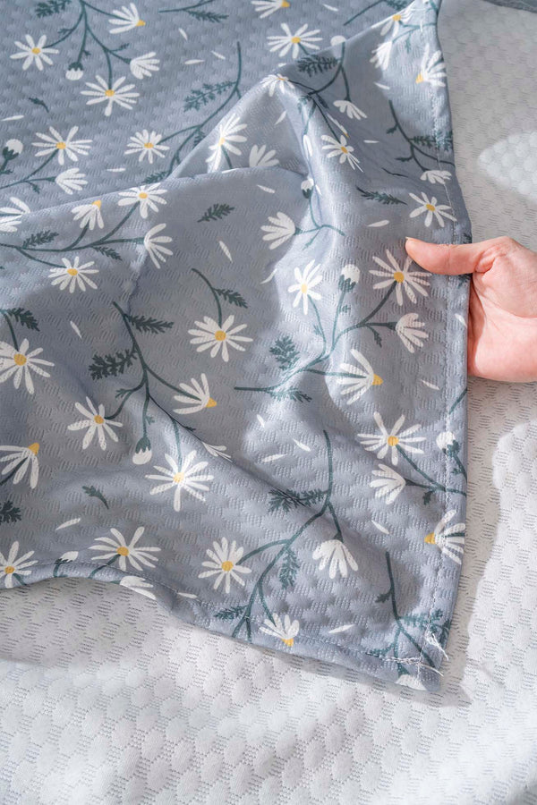 Gray Daisies Double Printed Bedspread 200 x 220 cm