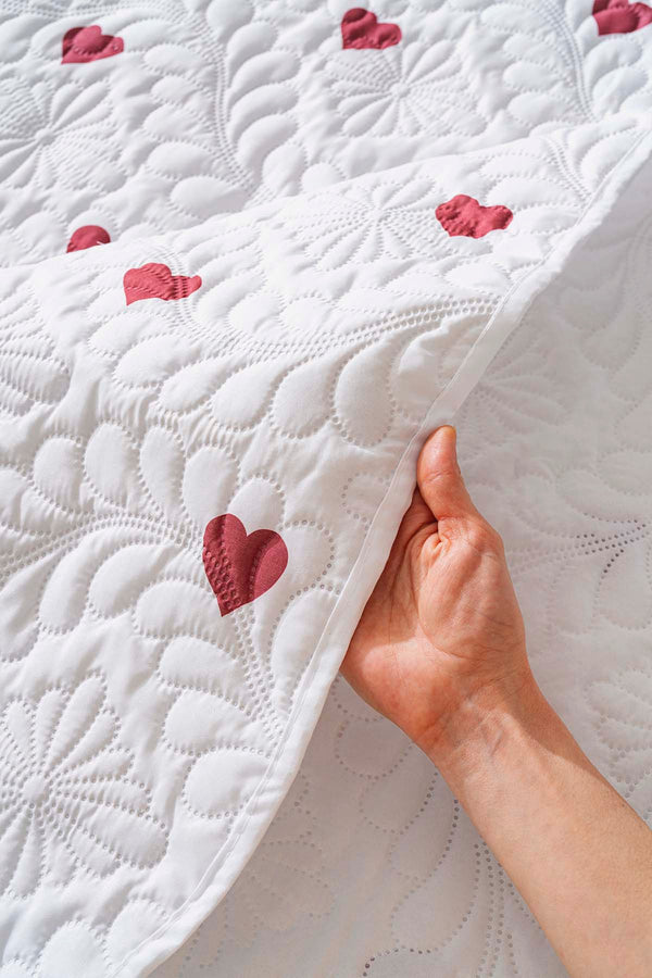 Lovely Double Micro Sleep Set 3-Piece Heart Patterned Bedspread Set