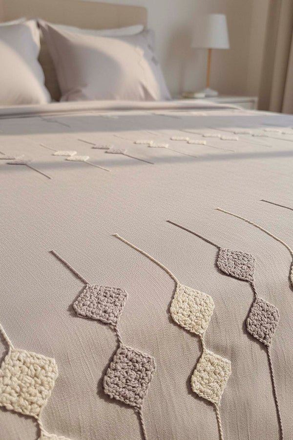 Light Grey Zen Diamond Pattern Embroidered Bedspread Set