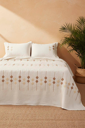 Ecru Zen Diamond Pattern Double Embroidered Bedspread Set