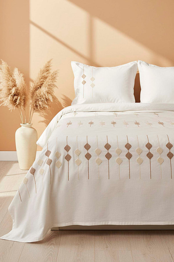 Ecru Zen Diamond Pattern Double Embroidered Bedspread Set