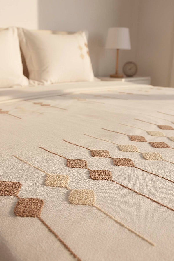 Ecru Zen Diamond Pattern Double Embroidered Bedspread Set