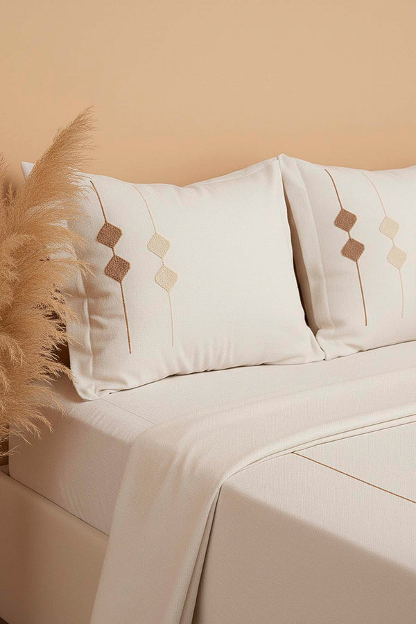 Ecru Zen Diamond Pattern Double Embroidered Bedspread Set