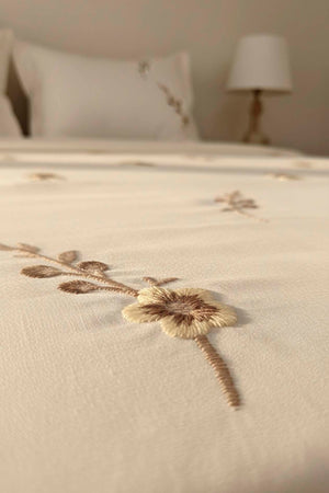 Ecru Seren Pattern Double Embroidered Bedspread Set