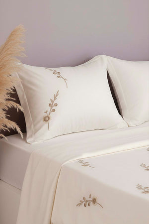 Ecru Seren Pattern Double Embroidered Bedspread Set
