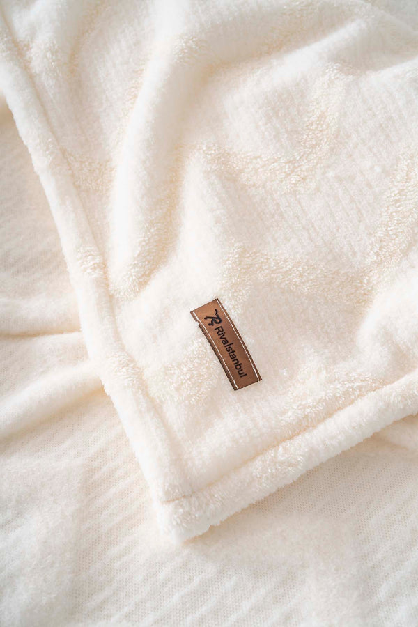 Royal  Jacquard & Tufted Bedspread – Single Piece Coverlet, Double Size, 200x230 cm