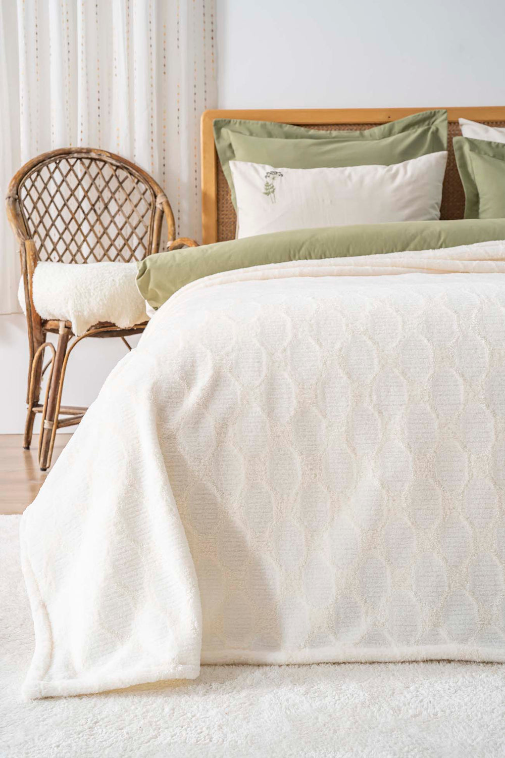 Allen  Jacquard & Tufted Bedspread – Single Piece Coverlet, Double Size, 200x230 cm