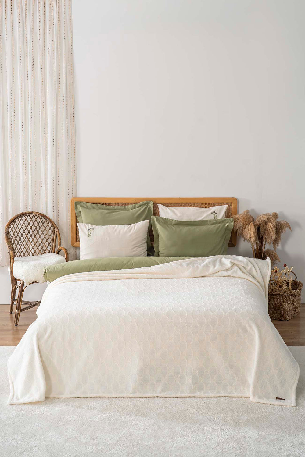 Allen  Jacquard & Tufted Bedspread – Single Piece Coverlet, Double Size, 200x230 cm