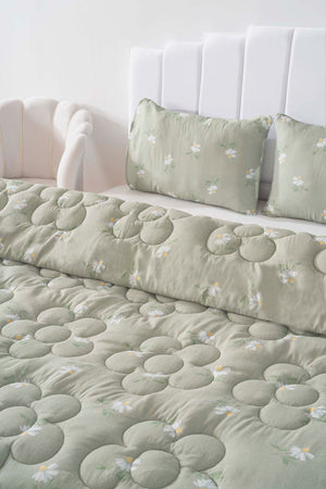 Green Daisy Double-Sided Daisy Quilted Quilt - 200x215 cm