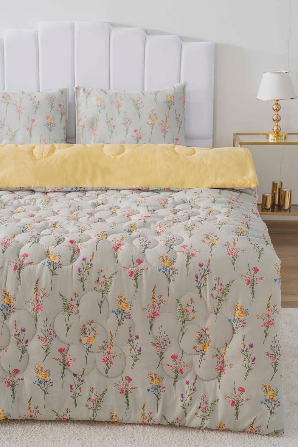 Begonvil Double-Sided Daisy Quilted Quilt - 200x215 cm