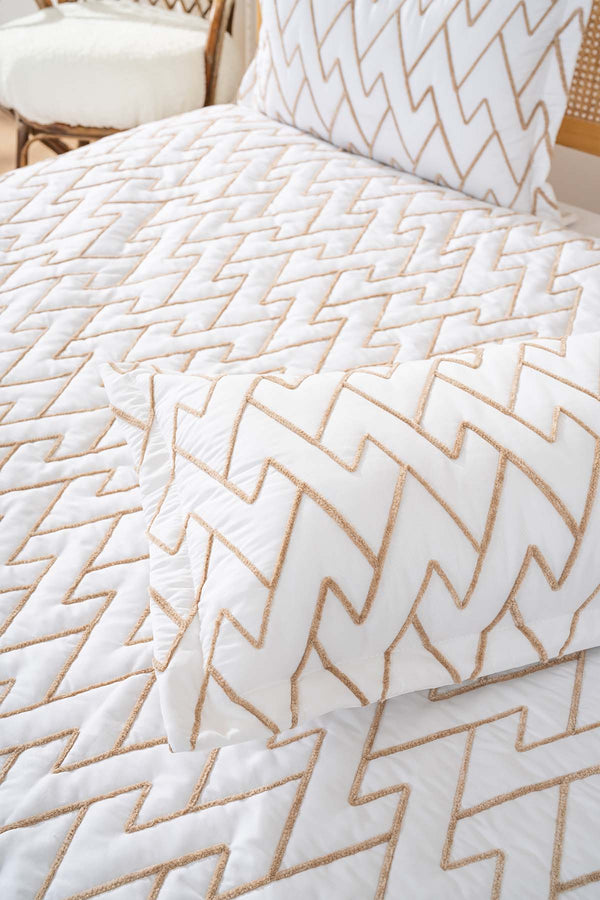 Maria Double Court Quilted Bedspread Set 3 Piece Sleeping Set
