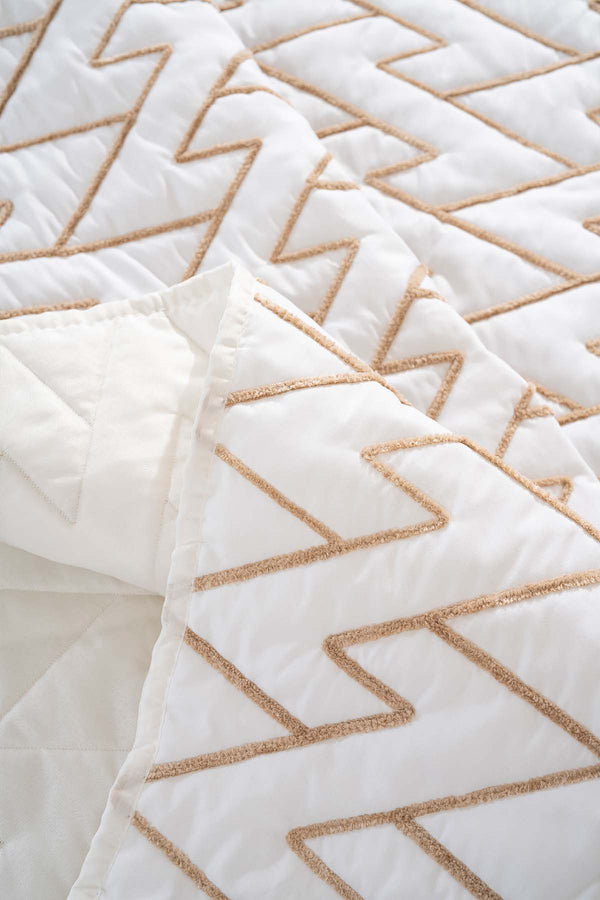 Maria Double Court Quilted Bedspread Set 3 Piece Sleeping Set