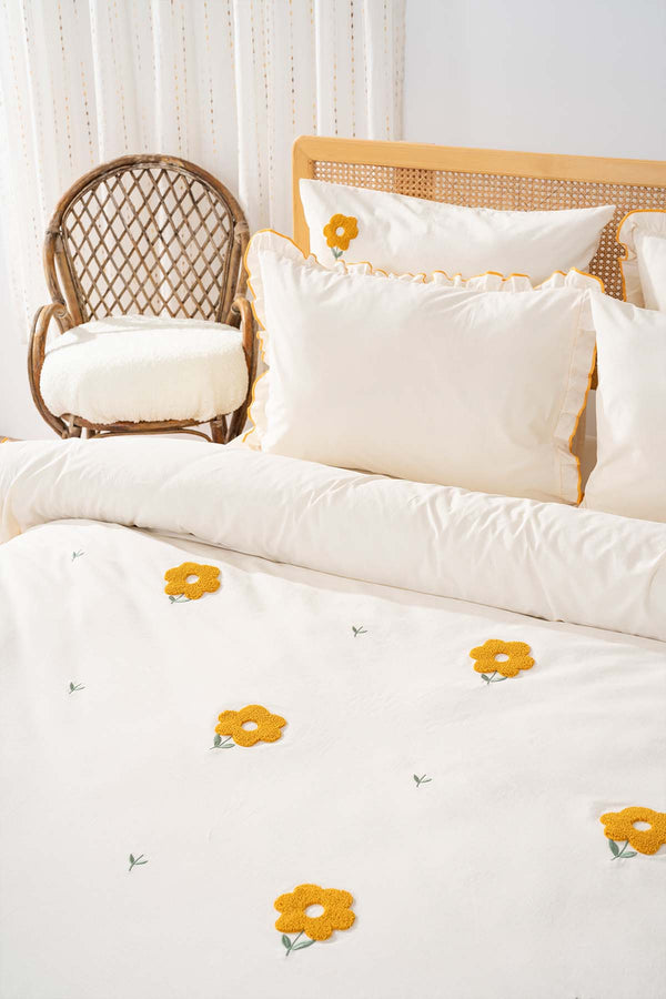 Florita Yellow Double Size Embroidered 6-Piece Duvet Cover Set – 100% Cotton