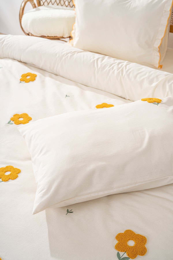 Florita Yellow Double Size Embroidered 6-Piece Duvet Cover Set – 100% Cotton